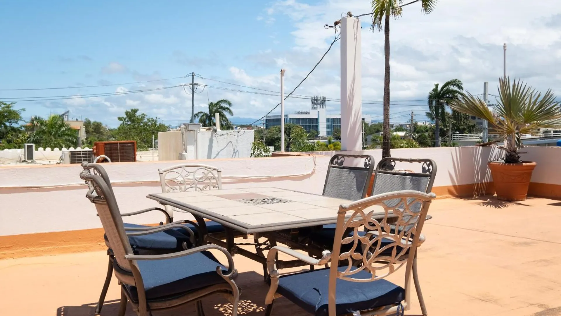 Multi-Unit Beachside Complex For Up To 15 Guests San Juan 0*,